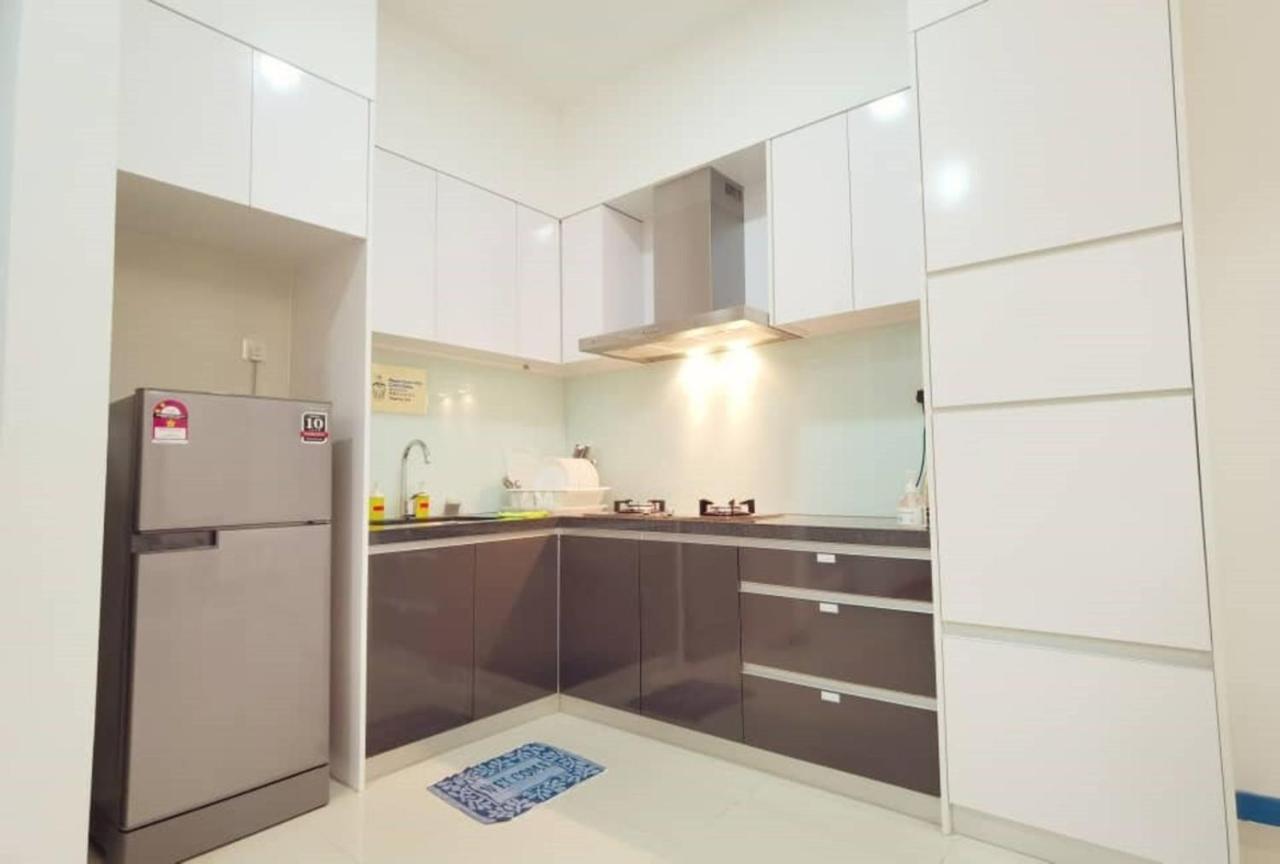 The Azure Residences Kampong Baharu Sungai Way Exterior photo