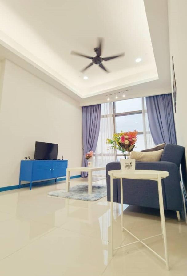 The Azure Residences Kampong Baharu Sungai Way Exterior photo
